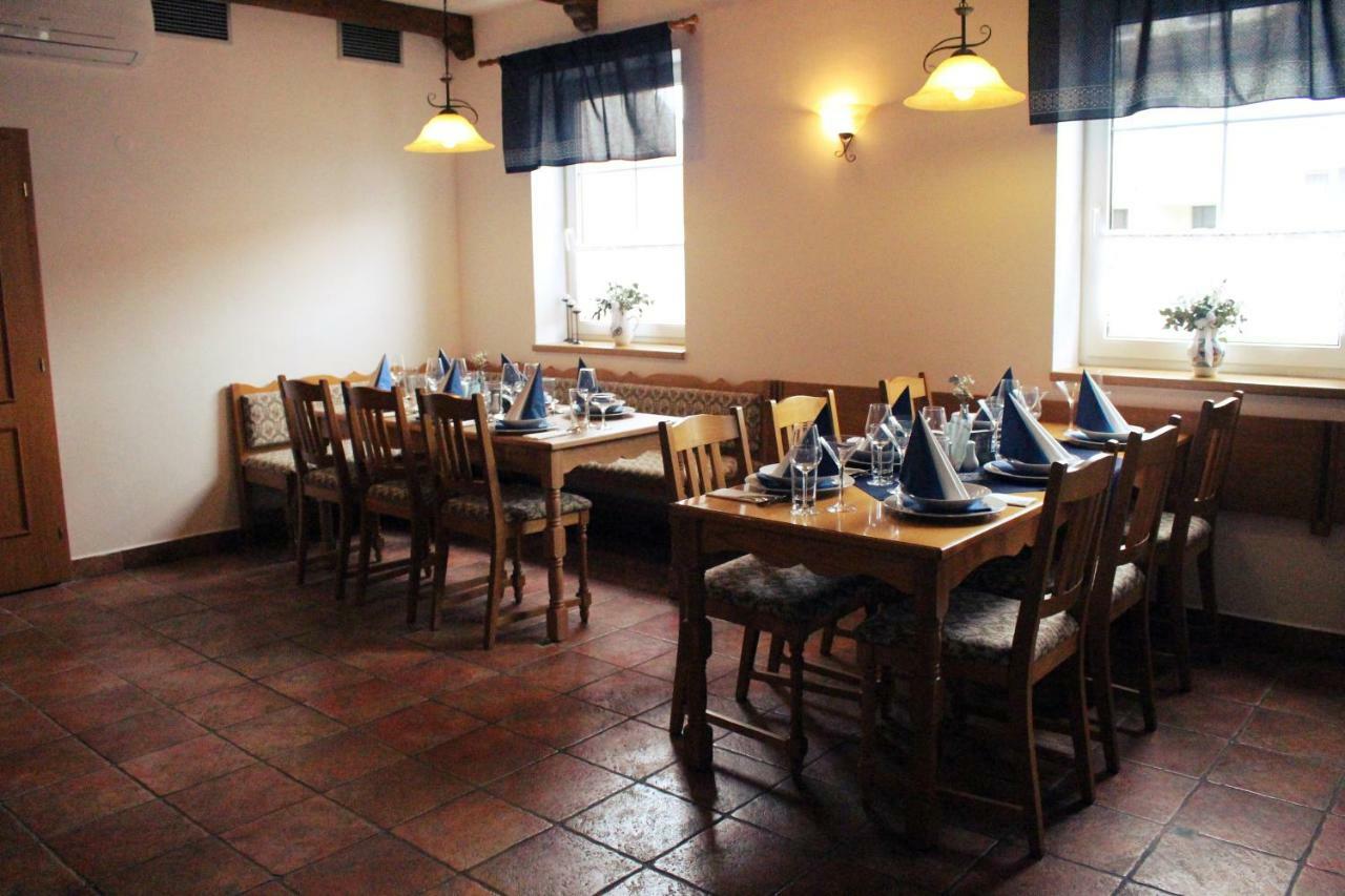 Penzion A Restaurace U Kalendu Strážnice 외부 사진